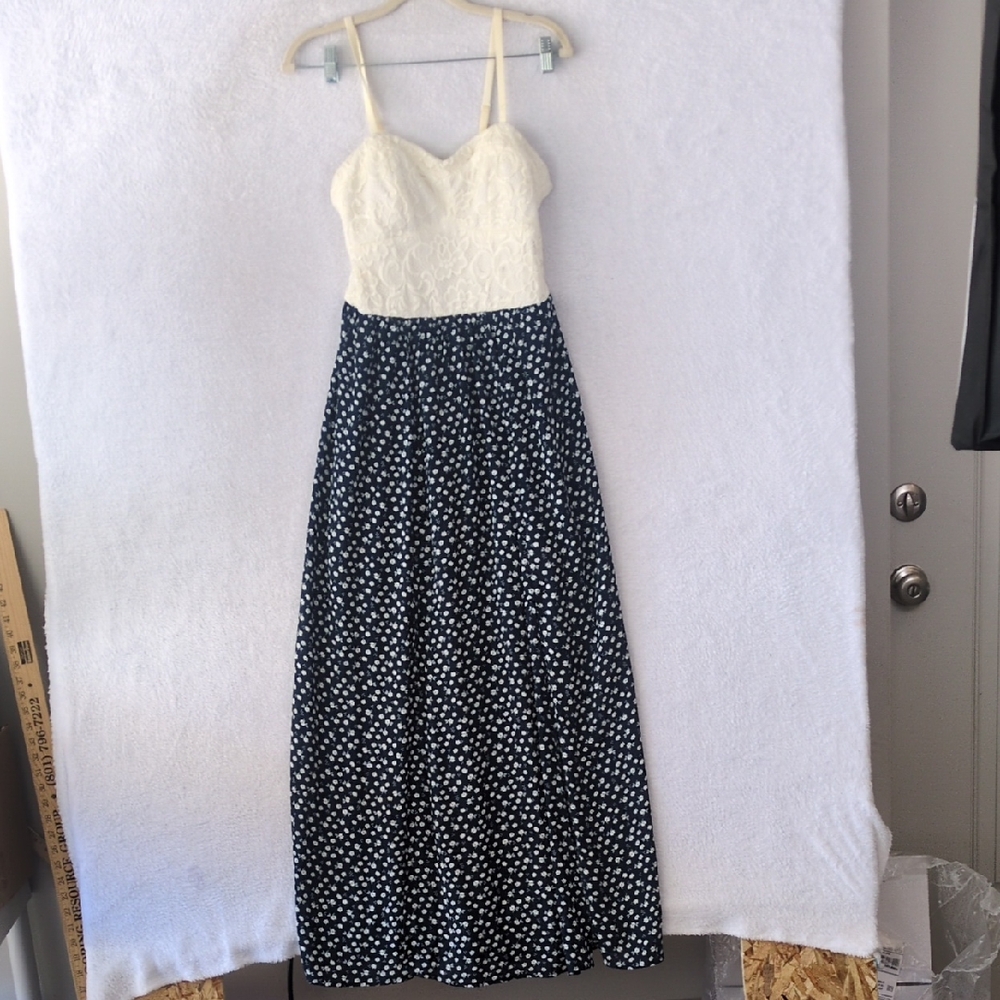 Candie's Junior's White Lace Floral Sleeveless Maxi‎ Dress Size S